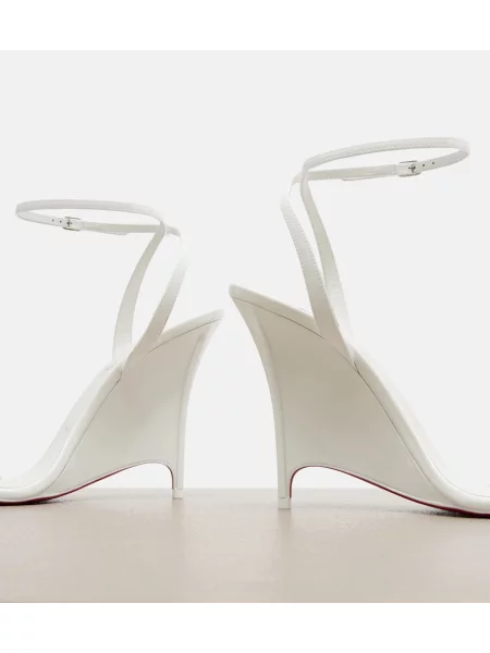Kožené lakované sandále Christian Louboutin na kline biela
