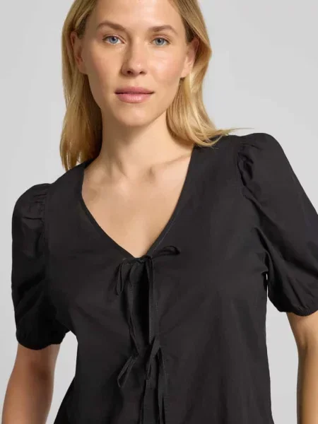 Bluzka o kroju regular fit z dekoltem w serek S.oliver Red Label czarna