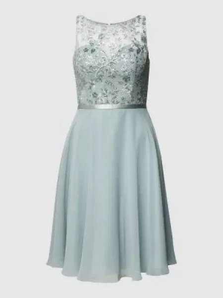 Sukienka koktajlowa z w talii Luxuar