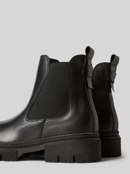 Buty chelsea z elastyczną wstawką Tamaris