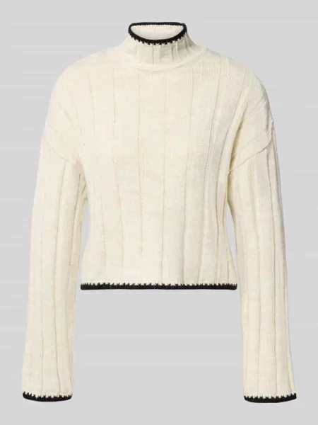 Sweter z dzianiny o kroju regular fit z golfem model ‘CHICK’ Only biały