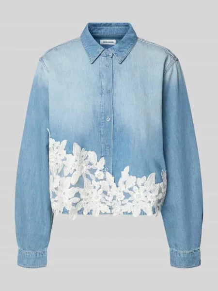 Bluzka koszulowa o kroju regular fit z tkaniny stylizowanej na denim z obszyciem koronką More & More niebieska
