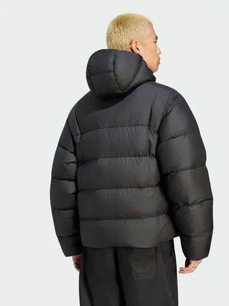 Демисезонная куртка Adidas черная