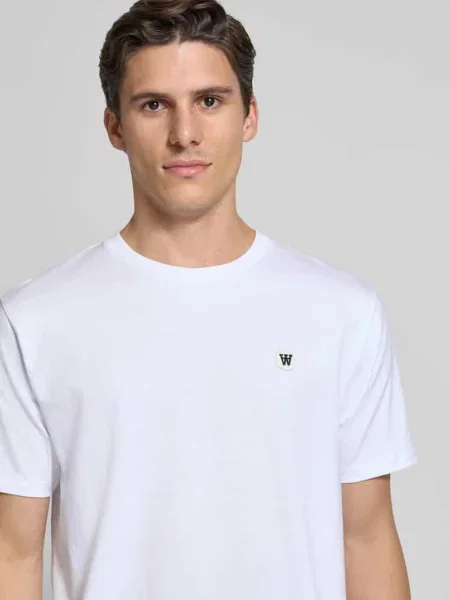 T-shirt o kroju regular fit z czystej bawełny Wood Wood biała