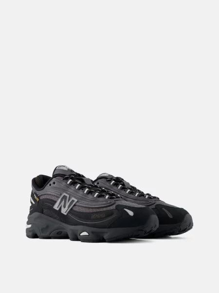 Замшевые повседневные кроссовки New Balance черные