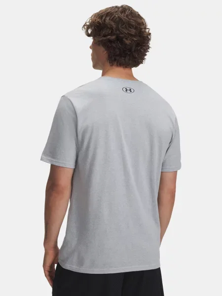 Majica Under Armour s črtami črna