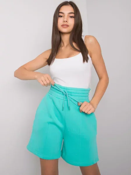 Pantaloni scurți Fashionhunters turcoaz