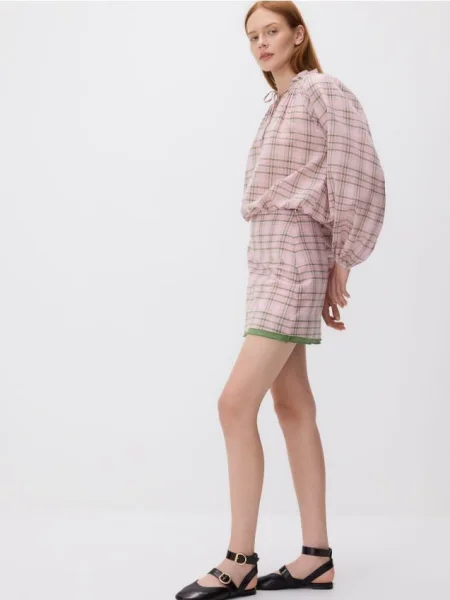 Reserved Spódnica mini w kratę pastelowy róż