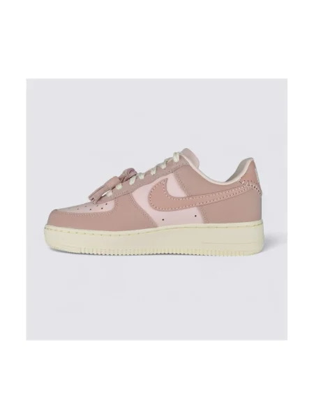 Pantofi Nike roz