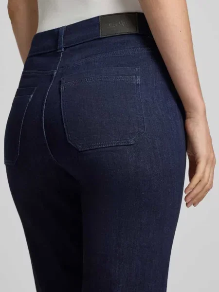 Jeansy Bootcut z mieszanka bawełny Christian Berg Woman granatowe