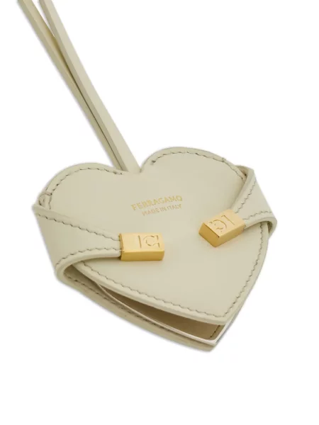 Висулка Ferragamo със сърца бяло