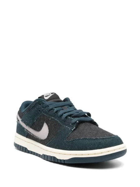 Sneakerși Nike Blazer cu platformă alb