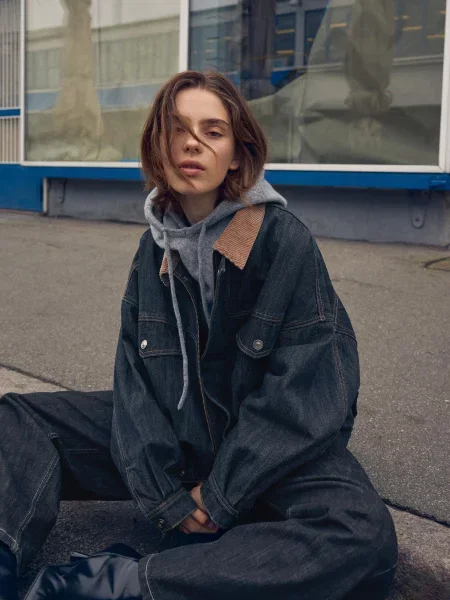 Bershka Kurtka Jeansowa Oversize Z Kontrastowym Kołnierzem Kobieta M granatowy