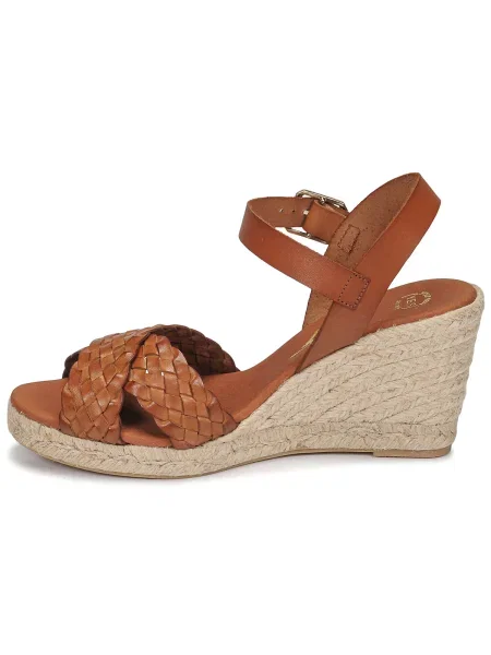 Pantofi Betty London maro