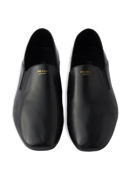 Pantofi loafer Prada din piele negru