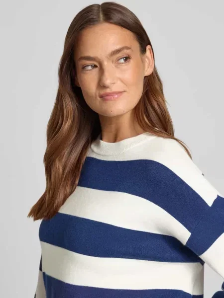 Sweter z dzianiny z Mieszanka z Wzór w Model OTARI' B.young biały
