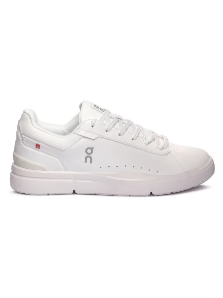 Sneakerși On alb