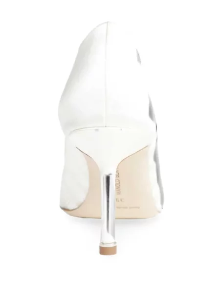 Pantofi cu toc Manolo Blahnik cu cataramă alb