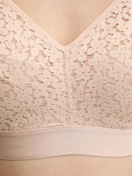 Sutien Chantelle din dantelă