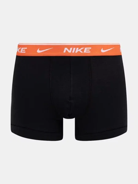 Obcisłe bokserki o kroju slim fit z wyhaftowanym logo model Essential' Nike czarne