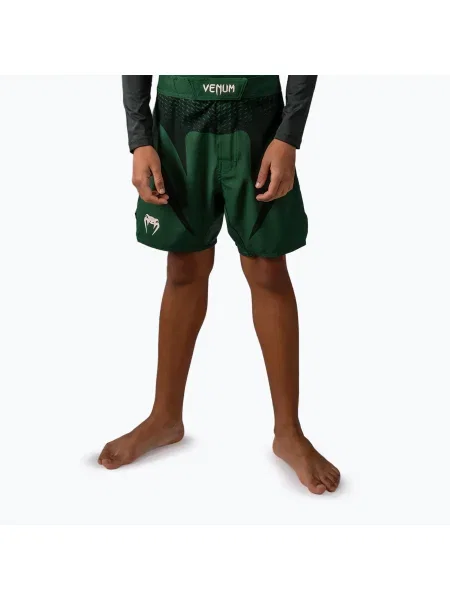 Gyerek edző rövidnadrág Venum Attack Kids Fightshorts forest green/off white. Méret: 10 fehér