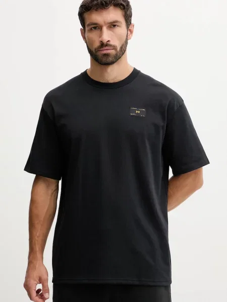 Тениска Under Armour с изчистен дизайн черно