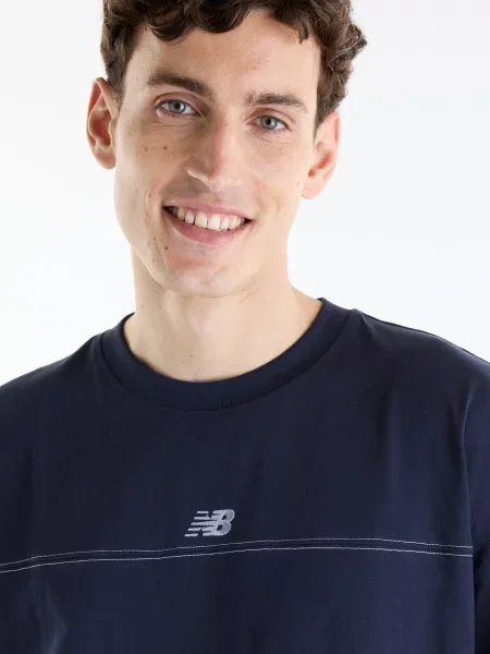 Спортивная футболка New Balance синяя