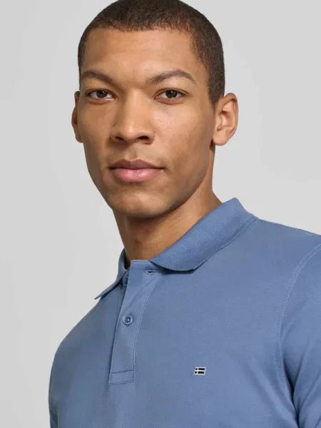 Koszulka polo o kroju regular fit z przeszyciami Christian Berg Men niebieska