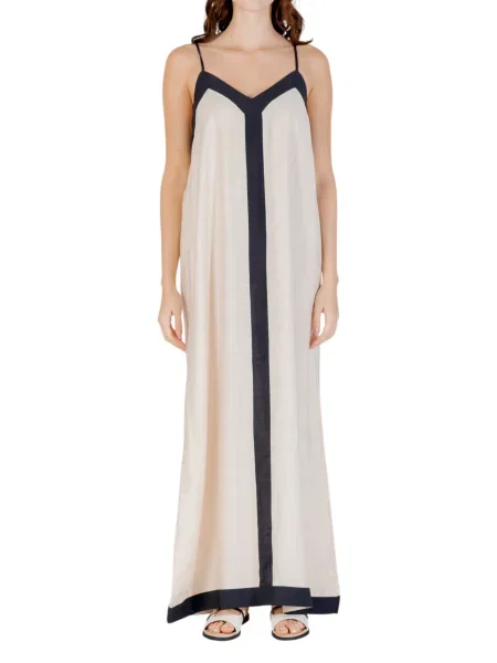 Długa sukienka maxi Vero Moda na ramiączkach czarna