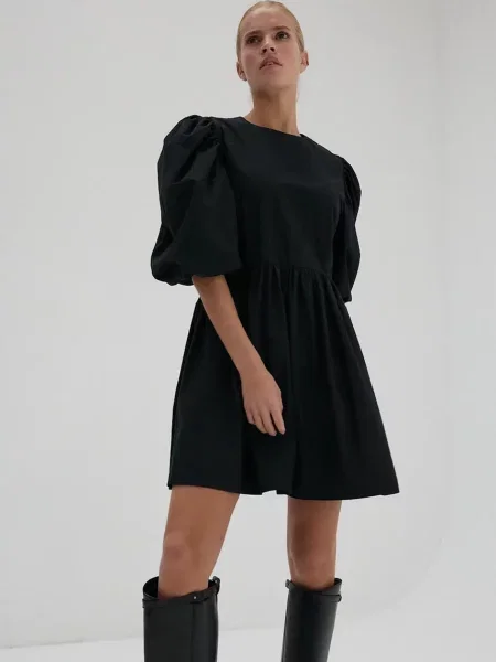 Muuv. Muuv rochie evazată din KAWAI negru
