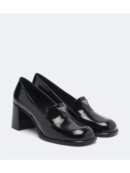 Pantofi cu toc Prada din piele de lac negru