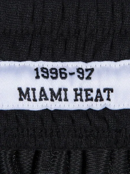 Pantaloni scurți Mitchell & Ness negru
