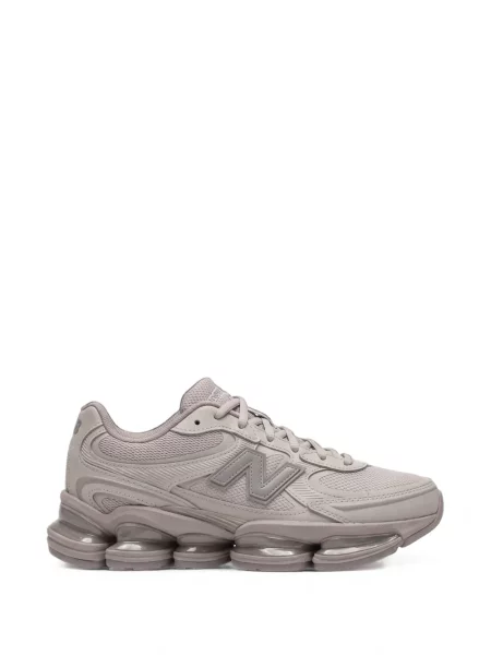 Sneakerși New Balance maro