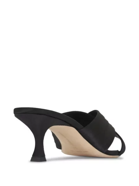 Sandale Manolo Blahnik cu bretele negru