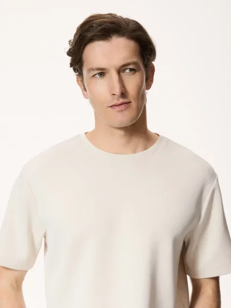 Reserved Футболка regular fit з модалом бежевий