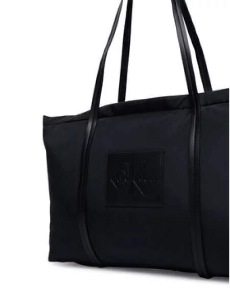 Calvin Klein Torbica Medium Tote crna