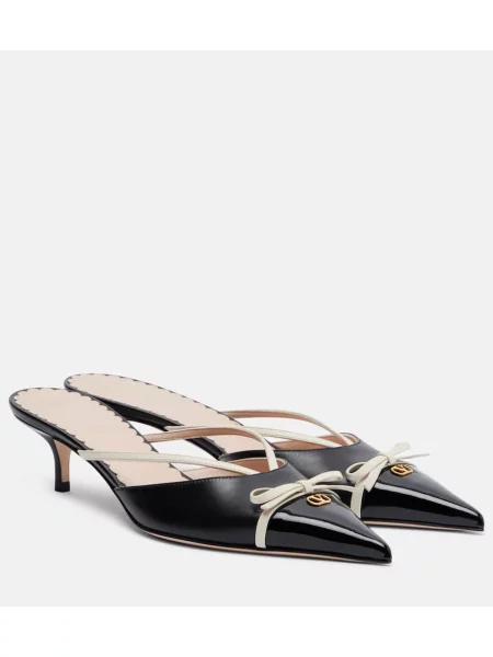 Usnjene salonarji Valentino Garavani črna