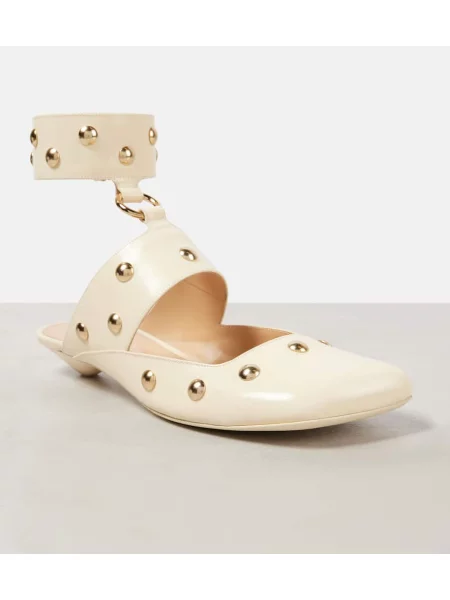 Sandale Chloé din piele cu tepi alb