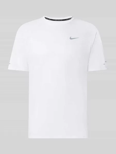 T-shirt o kroju regular fit ze sportu z elementami odblaskowymi Nike Training biała
