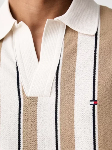 Tommy Hilfiger тениска с яка мъжка от бежово