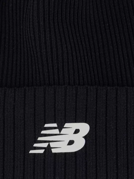 Трикотажная шапка New Balance в полоску черная