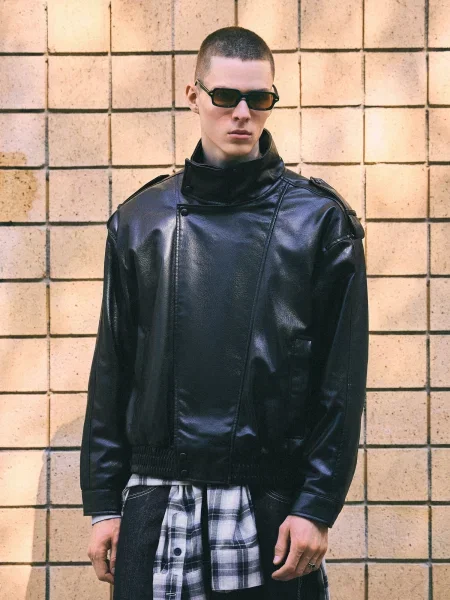 Bershka Geacă de primăvară-toamnă negru