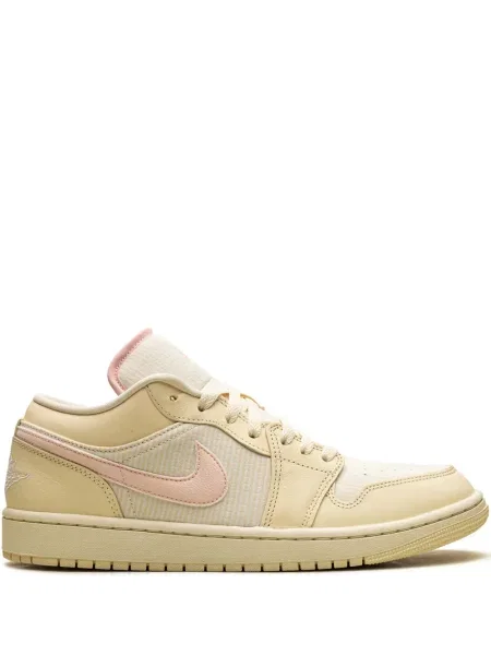 Sneakerși Jordan din muselină roz
