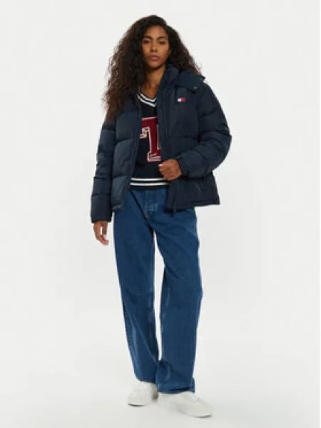 Tommy Jeans Vatovaná bunda Alaska Tmavomodrá