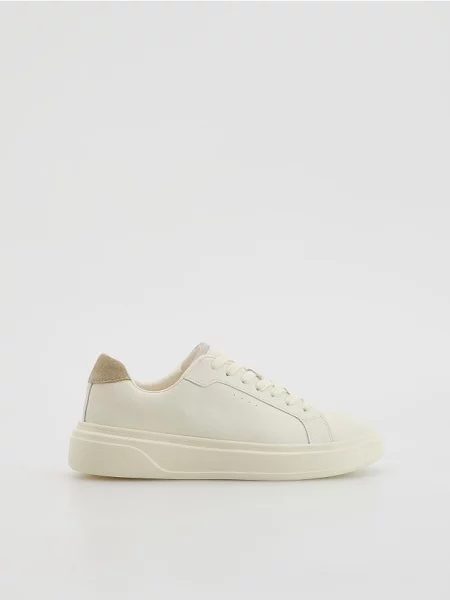 Кожаные кроссовки Reserved белые