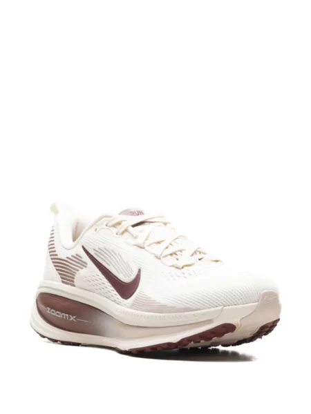 Sneakerși Nike Vomero alergare alb