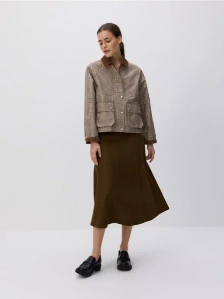 Reserved Спідниця міді з ефектом замші темно-зелений зелена