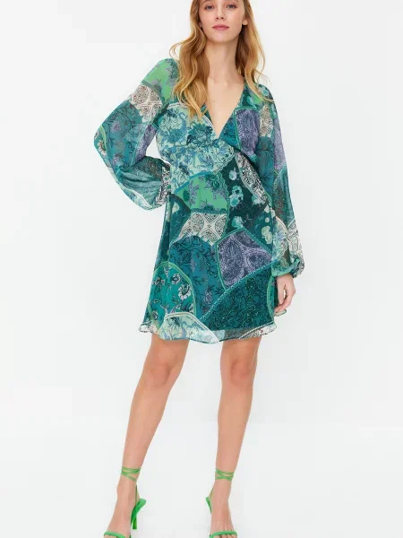 Sukienka mini Trendyol szyfonowa z etnicznym nadrukiem w kształcie litery A zielona