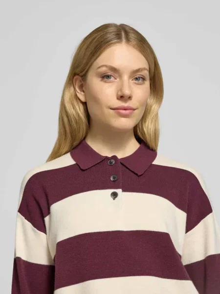 Sweter z dzianiny o kroju regular fit z mieszanki model ‘SABA’ Vero Moda