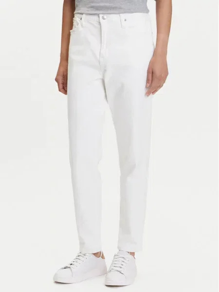 Calvin Klein Jeans Jeansy Mom Fit biały